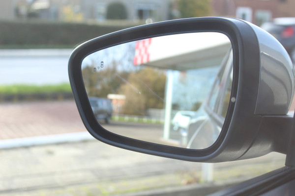 Ford Kuga 2.5 PHEV ST-Line X , 225pk , 1500kg Trekgewicht Navigtie , Camera , Bluetooth , Stoel en voorruitverwarming BenO audio systeem