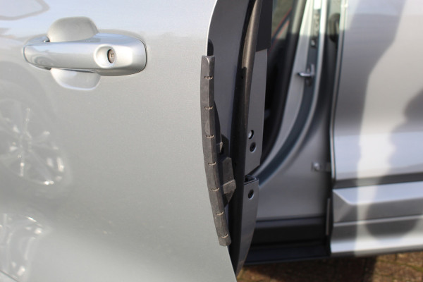 Ford Kuga 2.5 PHEV ST-Line X , 225pk , 1500kg Trekgewicht Navigtie , Camera , Bluetooth , Stoel en voorruitverwarming BenO audio systeem