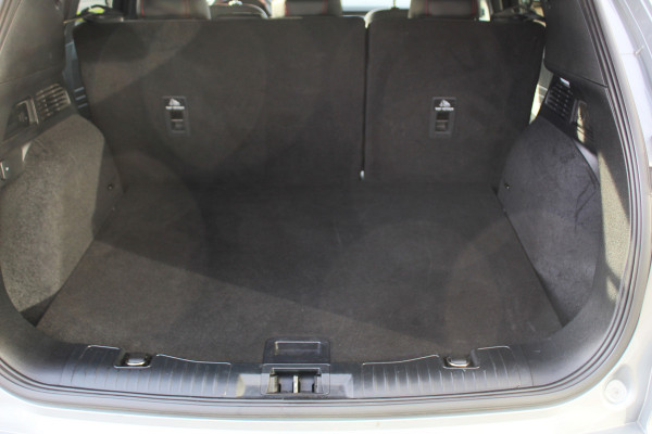 Ford Kuga 2.5 PHEV ST-Line X , 225pk , 1500kg Trekgewicht Navigtie , Camera , Bluetooth , Stoel en voorruitverwarming BenO audio systeem