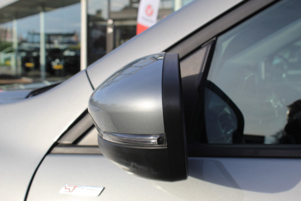 Ford Kuga 2.5 PHEV ST-Line X , 225pk , 1500kg Trekgewicht Navigtie , Camera , Bluetooth , Stoel en voorruitverwarming BenO audio systeem