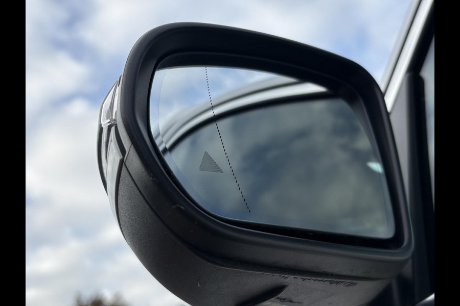 Mercedes-Benz Glb 200 Business Solution Luxury 163pk | Dodehoeksensoren | Elektrische Achterklep | Volledig Leder | Stoelverwarming | Achteruitrijcamera | Eerste eigenaar