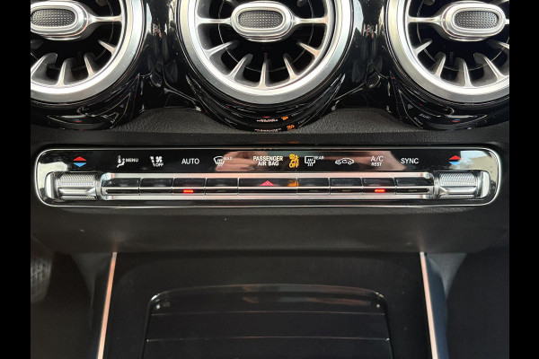 Mercedes-Benz Glb 200 Business Solution Luxury 163pk | Dodehoeksensoren | Elektrische Achterklep | Volledig Leder | Stoelverwarming | Achteruitrijcamera | Eerste eigenaar