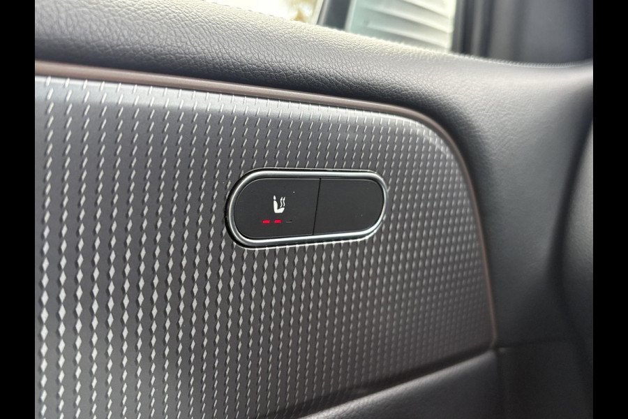 Mercedes-Benz Glb 200 Business Solution Luxury 163pk | Dodehoeksensoren | Elektrische Achterklep | Volledig Leder | Stoelverwarming | Achteruitrijcamera | Eerste eigenaar