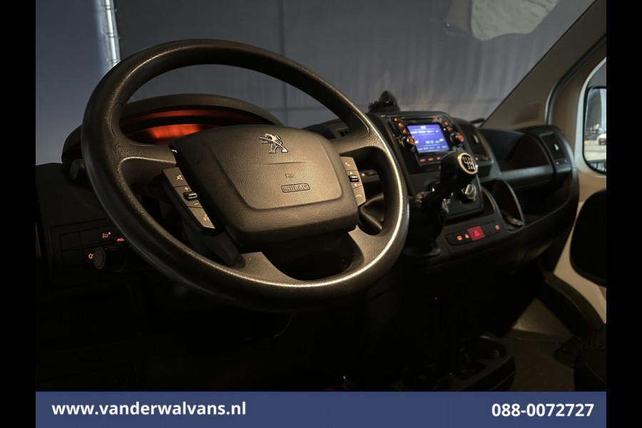 Peugeot Boxer 2.0 BlueHDI 130pk L1H1 Airco | Imperiaal | Camera | Trekhaak | Cruisecontrol L&M Velgen, Bijrijdersbank