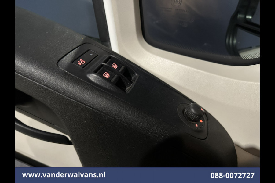 Peugeot Boxer 2.0 BlueHDI 130pk L1H1 Airco | Imperiaal | Camera | Trekhaak | Cruisecontrol L&M Velgen, Bijrijdersbank