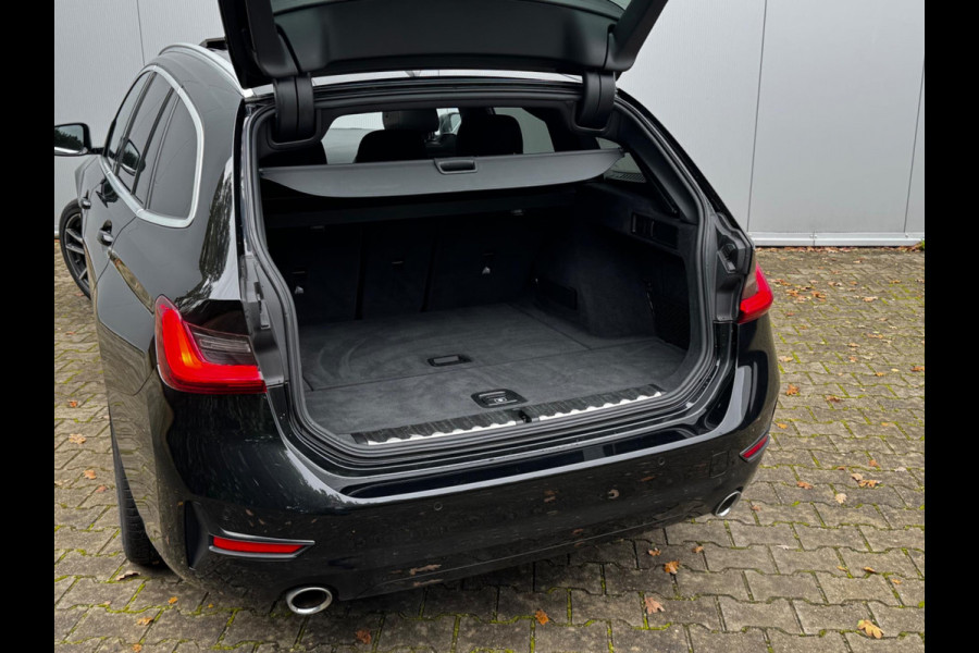 BMW 3 Serie Touring 320i HIGH EXECUTIVE PANORAMADAK LEDER STOELVERWARMING NAP DEALER ONDERHOUDEN ORIG NEDERLANDSE AUTO M SPORT