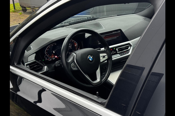 BMW 3 Serie Touring 320i HIGH EXECUTIVE PANORAMADAK LEDER STOELVERWARMING NAP DEALER ONDERHOUDEN ORIG NEDERLANDSE AUTO M SPORT