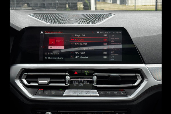 BMW 3 Serie Touring 320i HIGH EXECUTIVE PANORAMADAK LEDER STOELVERWARMING NAP DEALER ONDERHOUDEN ORIG NEDERLANDSE AUTO M SPORT