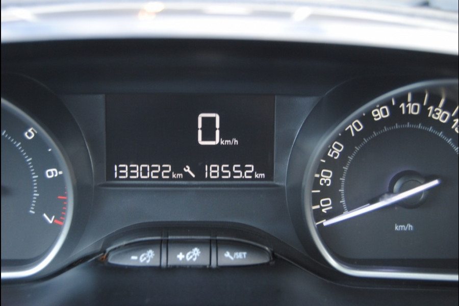 Peugeot 2008 1.2 PureT. Blue Lion