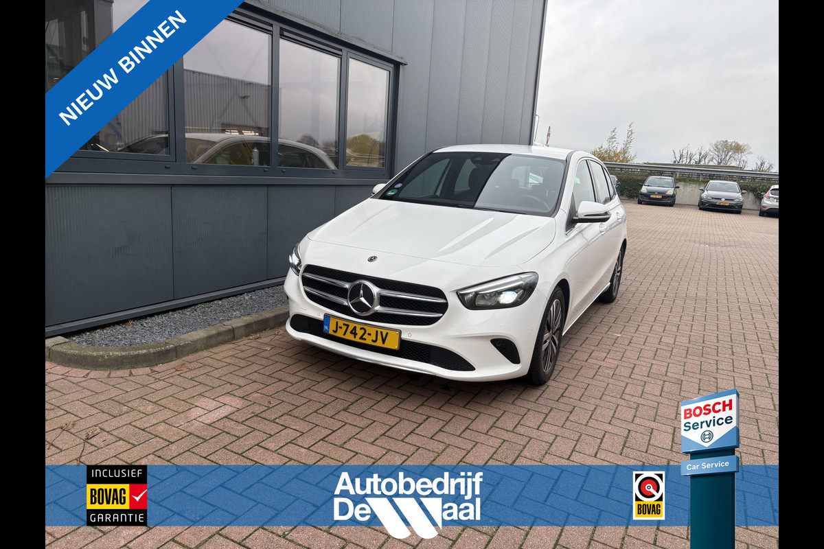 Mercedes-Benz B-Klasse 180 Business Solution Luxury Automaat LEDER/CAMERA/DODEHOEK/CARPLAY/SFEER/PDC