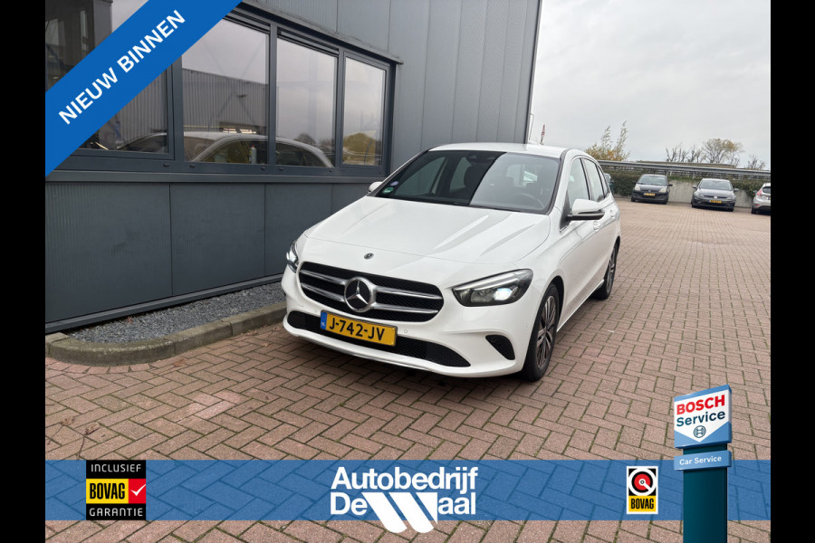 Mercedes-Benz B-Klasse 180 Business Solution Luxury Automaat LEDER/CAMERA/DODEHOEK/CARPLAY/SFEER/PDC