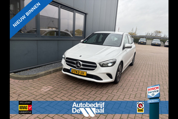 Mercedes-Benz B-Klasse 180 Business Solution Luxury Automaat LEDER/CAMERA/DODEHOEK/CARPLAY/SFEER/PDC