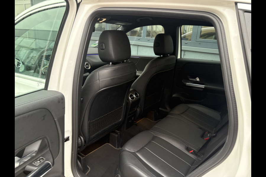 Mercedes-Benz B-Klasse 180 Business Solution Luxury Automaat LEDER/CAMERA/DODEHOEK/CARPLAY/SFEER/PDC