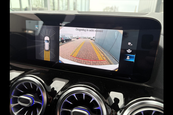 Mercedes-Benz B-Klasse 180 Business Solution Luxury Automaat LEDER/CAMERA/DODEHOEK/CARPLAY/SFEER/PDC