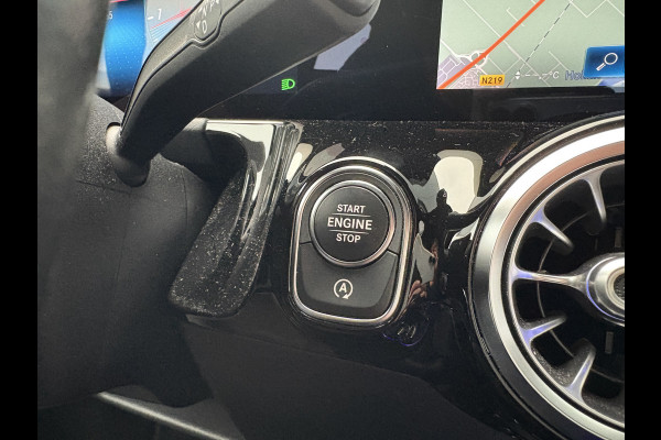 Mercedes-Benz B-Klasse 180 Business Solution Luxury Automaat LEDER/CAMERA/DODEHOEK/CARPLAY/SFEER/PDC