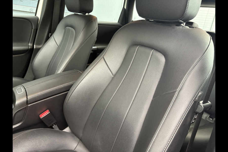 Mercedes-Benz B-Klasse 180 Business Solution Luxury Automaat LEDER/CAMERA/DODEHOEK/CARPLAY/SFEER/PDC