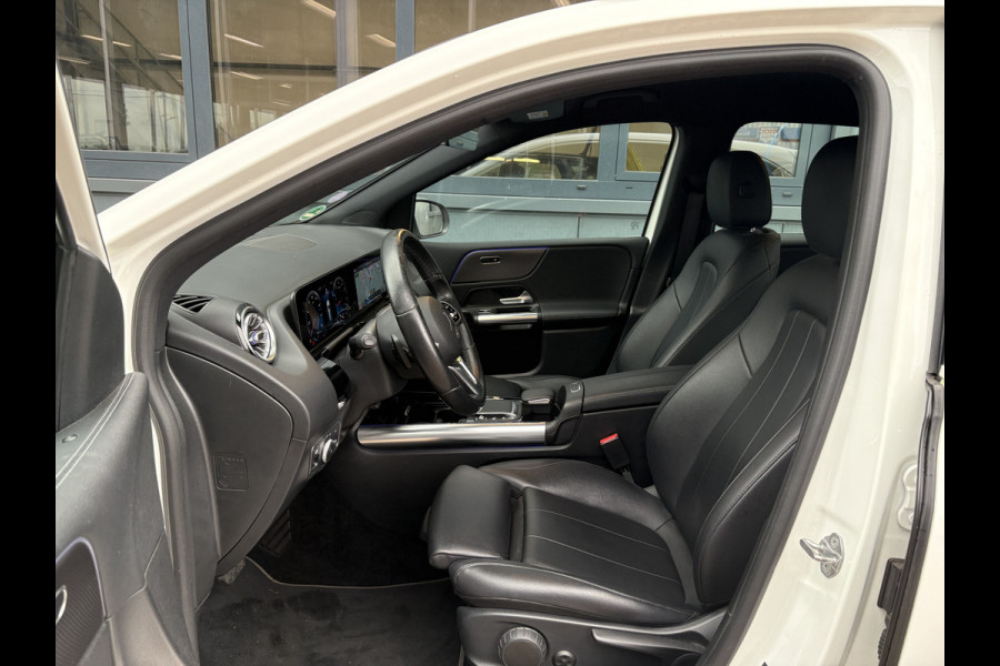 Mercedes-Benz B-Klasse 180 Business Solution Luxury Automaat LEDER/CAMERA/DODEHOEK/CARPLAY/SFEER/PDC