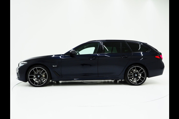 BMW 5 Serie Touring 530e M Sport Shadow | Panoramadak | Trekhaak | Head Up | Camera | Keyless | Adaptive | Carplay