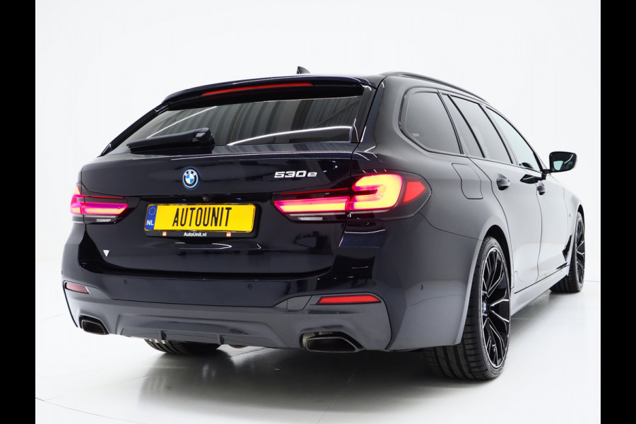 BMW 5 Serie Touring 530e M Sport Shadow | Panoramadak | Trekhaak | Head Up | Camera | Keyless | Adaptive | Carplay