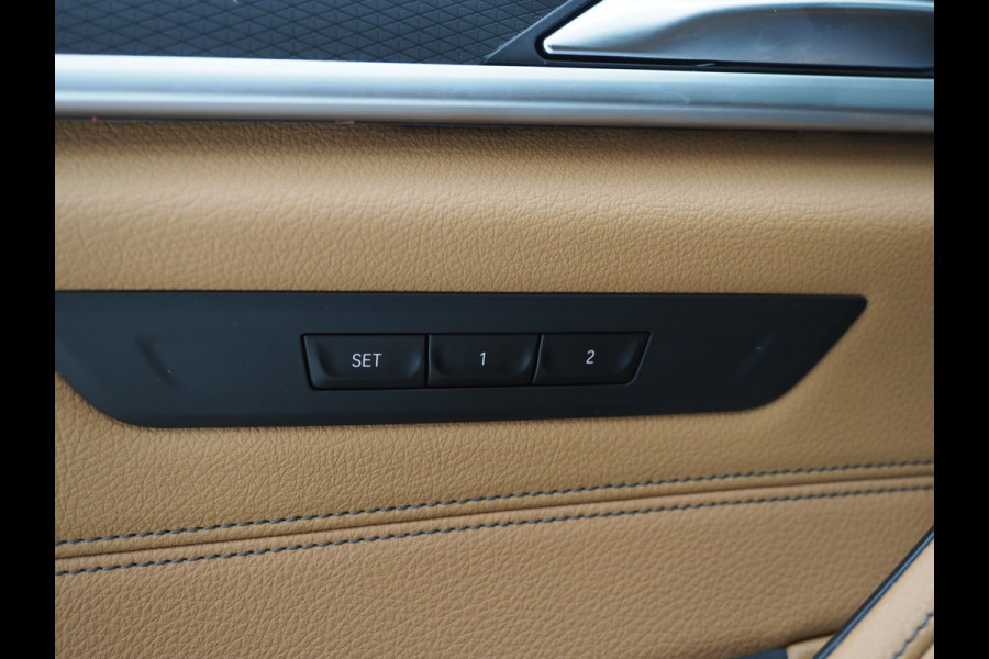 BMW 5 Serie Touring 530e M Sport Shadow | Panoramadak | Trekhaak | Head Up | Camera | Keyless | Adaptive | Carplay