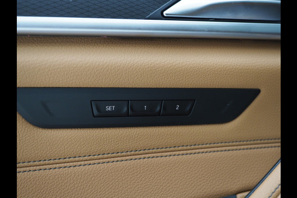 BMW 5 Serie Touring 530e M Sport Shadow | Panoramadak | Trekhaak | Head Up | Camera | Keyless | Adaptive | Carplay