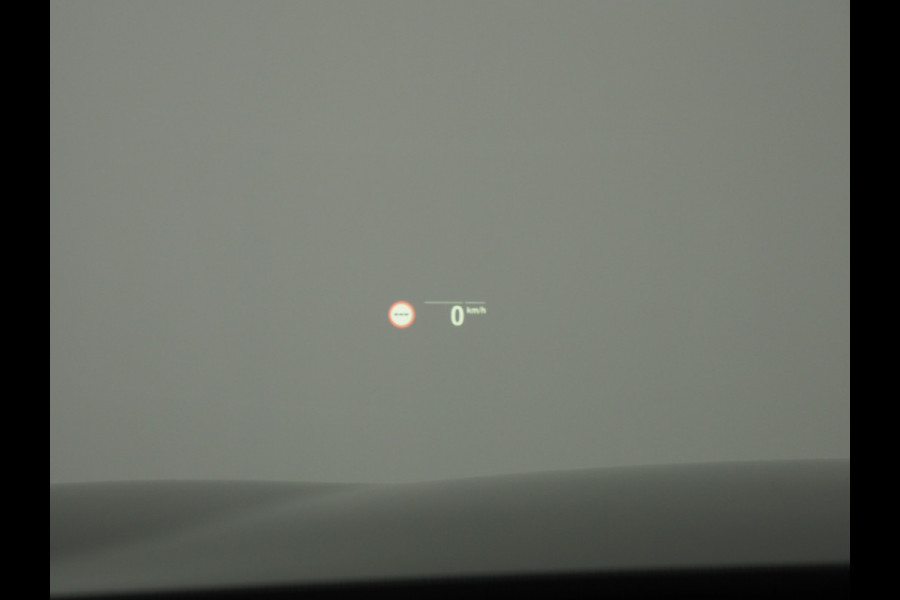 BMW 5 Serie Touring 530e M Sport Shadow | Panoramadak | Trekhaak | Head Up | Camera | Keyless | Adaptive | Carplay