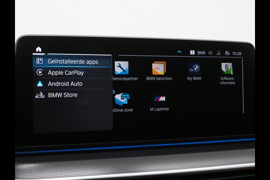 BMW 5 Serie Touring 530e M Sport Shadow | Panoramadak | Trekhaak | Head Up | Camera | Keyless | Adaptive | Carplay