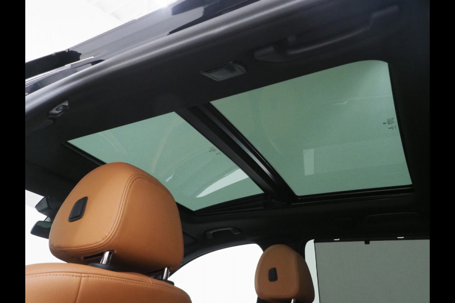 BMW 5 Serie Touring 530e M Sport Shadow | Panoramadak | Trekhaak | Head Up | Camera | Keyless | Adaptive | Carplay