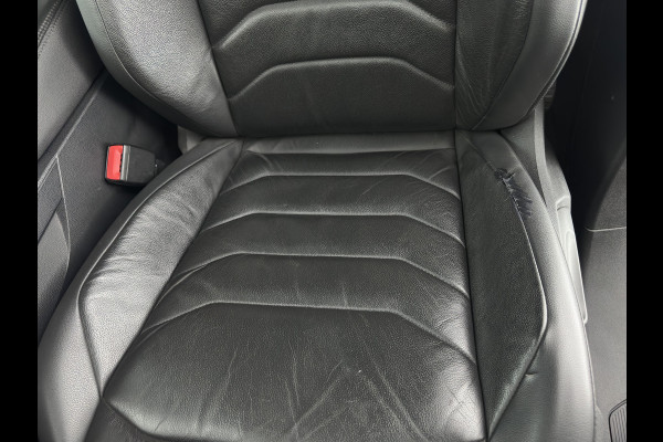 Volkswagen Touareg 3.0 TDI R-Line (INCL-BTW) Aut. *LUXURY-LEATHER | FULL-LED | BLIND-SPOT | HEATED-COMFORTSEATS | AIR-SUSPENSION | KEYLESS | CAMERA | NAVI-FULLMAP | PRIVACY-GLASS | ADAPTIVE-CRUISE |  SHIFT-PADDLES | TOWBAR*