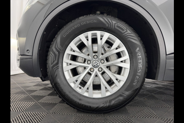 Volkswagen Touareg 3.0 TDI R-Line (INCL-BTW) Aut. *LUXURY-LEATHER | FULL-LED | BLIND-SPOT | HEATED-COMFORTSEATS | AIR-SUSPENSION | KEYLESS | CAMERA | NAVI-FULLMAP | PRIVACY-GLASS | ADAPTIVE-CRUISE |  SHIFT-PADDLES | TOWBAR*