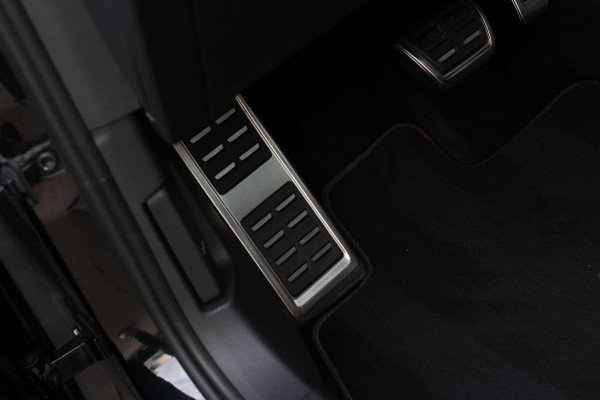 Volkswagen Golf 2.0 TSI GTI *Pano*Camera*Stoel- Stuurverwarming*