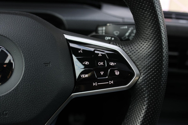 Volkswagen Golf 2.0 TSI GTI *Pano*Camera*Stoel- Stuurverwarming*