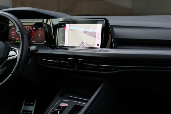 Volkswagen Golf 2.0 TSI GTI *Pano*Camera*Stoel- Stuurverwarming*