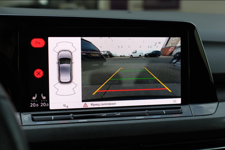 Volkswagen Golf 2.0 TSI GTI *Pano*Camera*Stoel- Stuurverwarming*