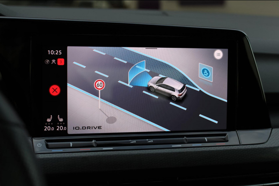 Volkswagen Golf 2.0 TSI GTI *Pano*Camera*Stoel- Stuurverwarming*