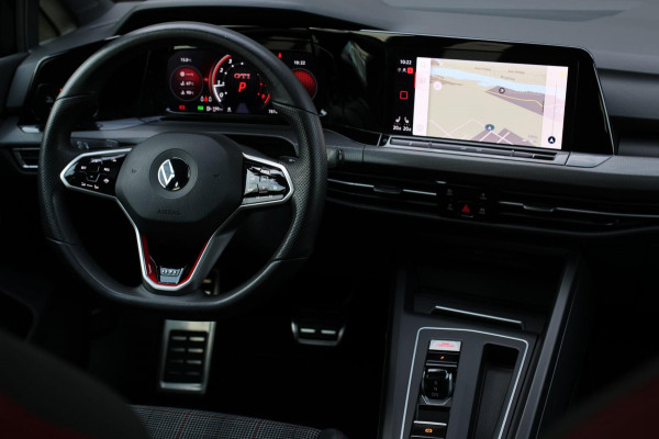 Volkswagen Golf 2.0 TSI GTI *Pano*Camera*Stoel- Stuurverwarming*