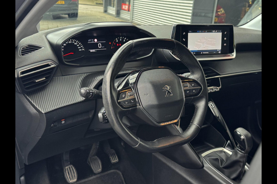 Peugeot 208 1.2 PureTech OutLaw Edition- Navigatie / Apple CarPlay I Airco I 18 inch Sport velgen I LED I PDC I Dealer onderhouden