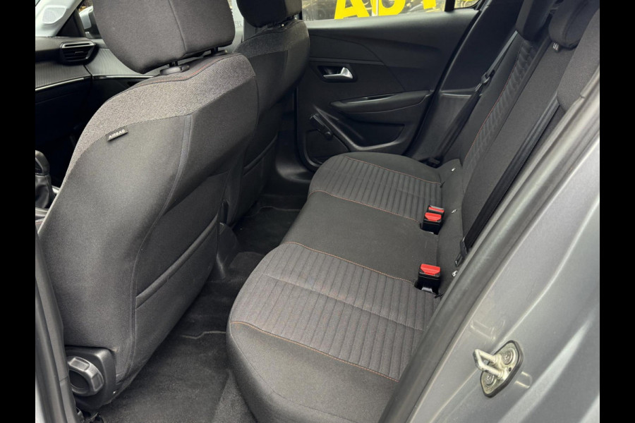 Peugeot 208 1.2 PureTech OutLaw Edition- Navigatie / Apple CarPlay I Airco I 18 inch Sport velgen I LED I PDC I Dealer onderhouden