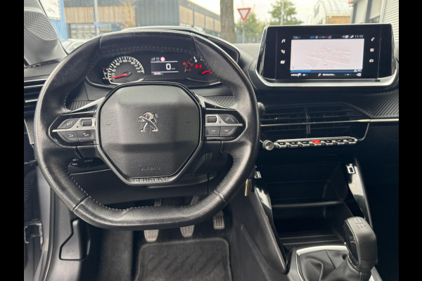 Peugeot 208 1.2 PureTech OutLaw Edition- Navigatie / Apple CarPlay I Airco I 18 inch Sport velgen I LED I PDC I Dealer onderhouden