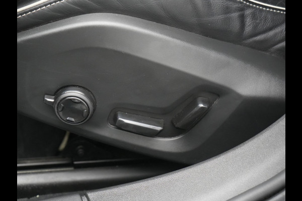 Volvo V90 T8 AWD R-Design Plug In Hybrid 394pk Dealer O.H. PHEV | Adaptive Cruise | 360 Camera | Black Optic | Alcantara Sportstoelen Memory & Verwarmd | Apple Carplay | Keyless | Blis | Virtual | Navigatie | 19"L.M |