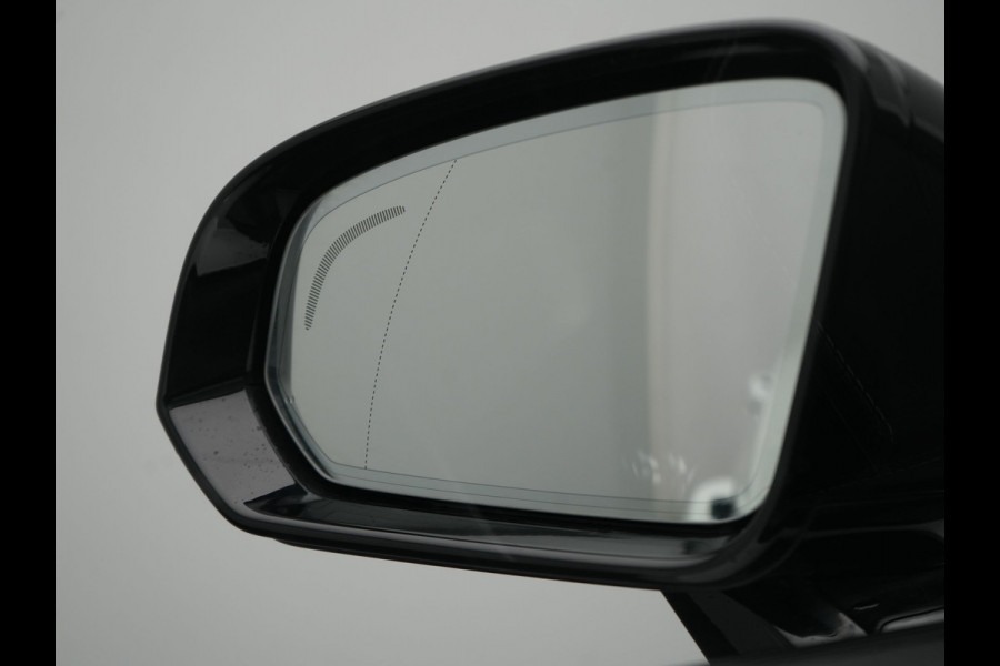 Volvo V90 T8 AWD R-Design Plug In Hybrid 394pk Dealer O.H. PHEV | Adaptive Cruise | 360 Camera | Black Optic | Alcantara Sportstoelen Memory & Verwarmd | Apple Carplay | Keyless | Blis | Virtual | Navigatie | 19"L.M |