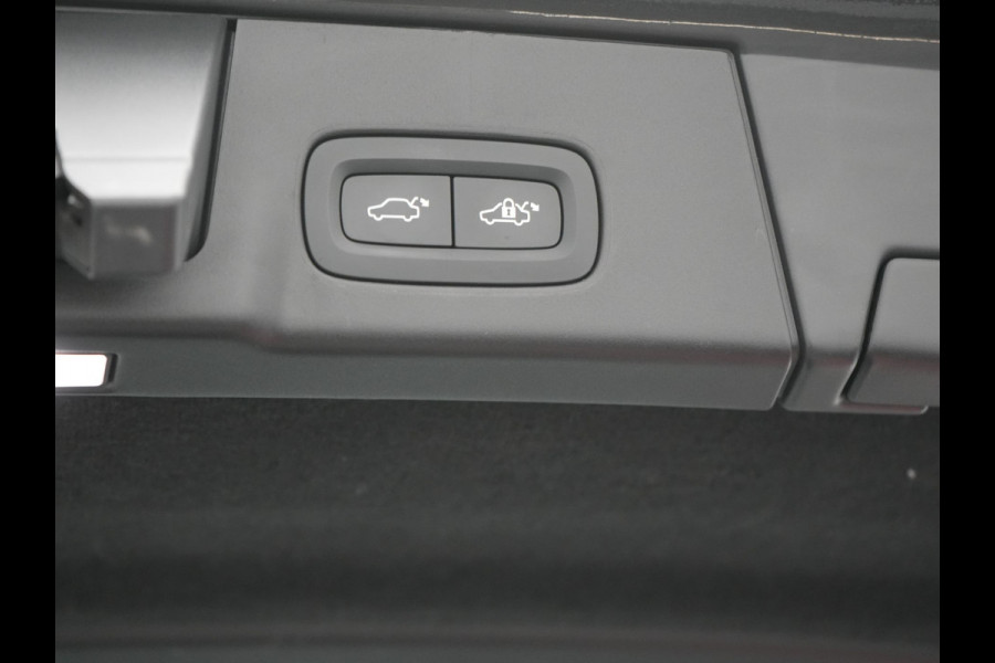 Volvo V90 T8 AWD R-Design Plug In Hybrid 394pk Dealer O.H. PHEV | Adaptive Cruise | 360 Camera | Black Optic | Alcantara Sportstoelen Memory & Verwarmd | Apple Carplay | Keyless | Blis | Virtual | Navigatie | 19"L.M |