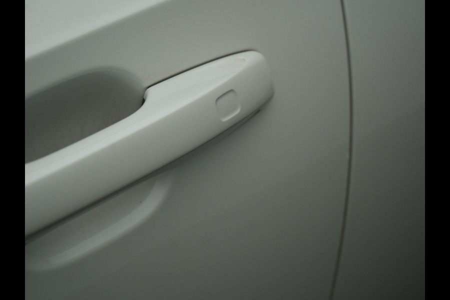 Volvo V90 T8 AWD R-Design Plug In Hybrid 394pk Dealer O.H. PHEV | Adaptive Cruise | 360 Camera | Black Optic | Alcantara Sportstoelen Memory & Verwarmd | Apple Carplay | Keyless | Blis | Virtual | Navigatie | 19"L.M |