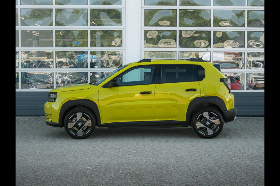 Fiat Grande Panda La Prima 11 kW 44 kWh | Uit voorraad leverbaar | Clima | Cruise | Camera | Apple Carplay | 17" | Navi | Winter Pack