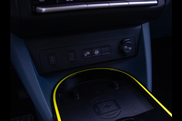 Fiat Grande Panda La Prima 11 kW 44 kWh | Uit voorraad leverbaar | Clima | Cruise | Camera | Apple Carplay | 17" | Navi | Winter Pack