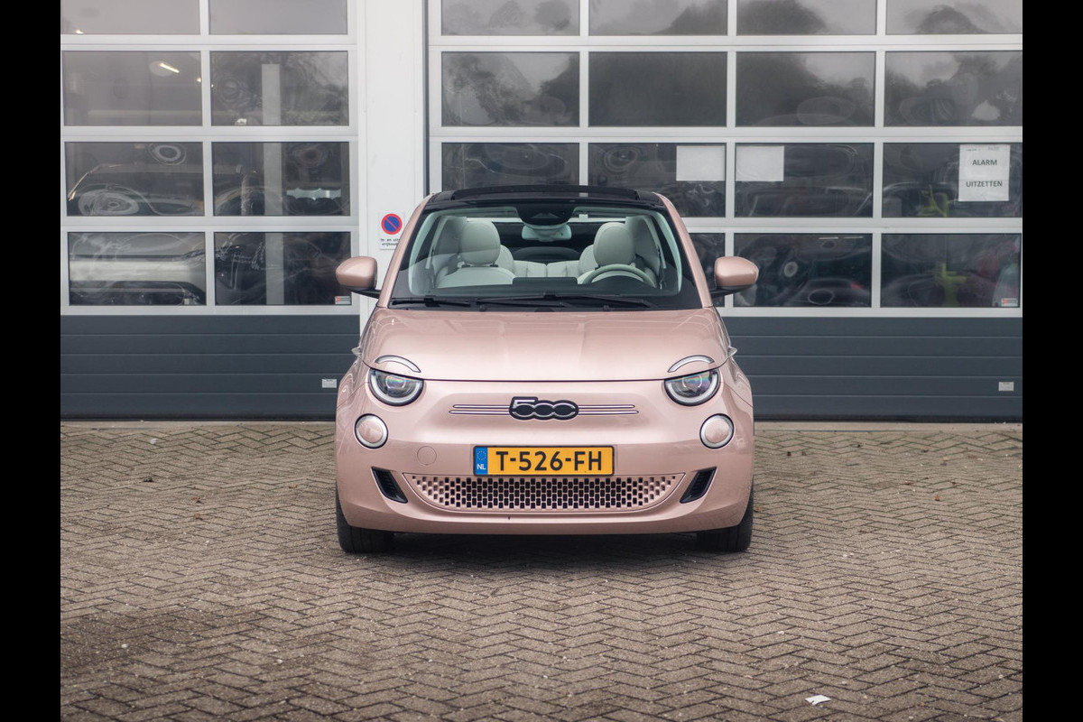 Fiat 500E La Prima 42 kWh Cabrio | Apple Carplay - Android Auto | Leer | 17" LM velgen|