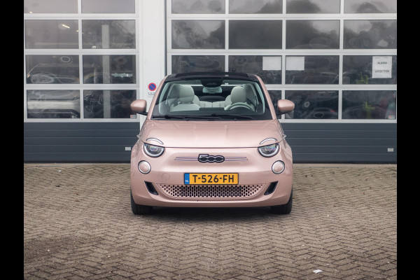 Fiat 500E La Prima 42 kWh Cabrio | Apple Carplay - Android Auto | Leer | 17" LM velgen|