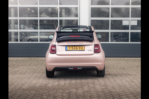 Fiat 500E La Prima 42 kWh Cabrio | Apple Carplay - Android Auto | Leer | 17" LM velgen|