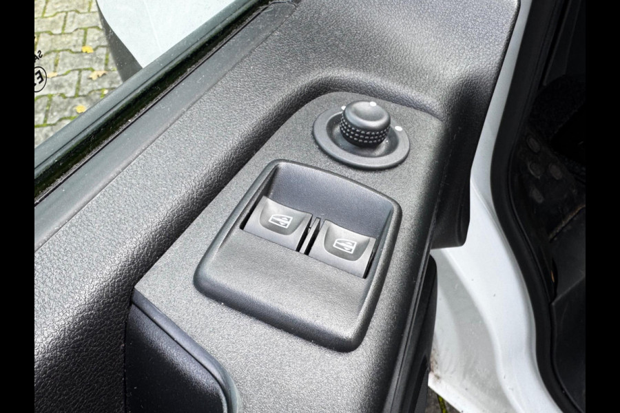 Renault Trafic 2.0 dCi 145PK COMFORT CAMERA NAVIGATIE TREKHAAK BTW NEDERLANDSEN BUS L1H1