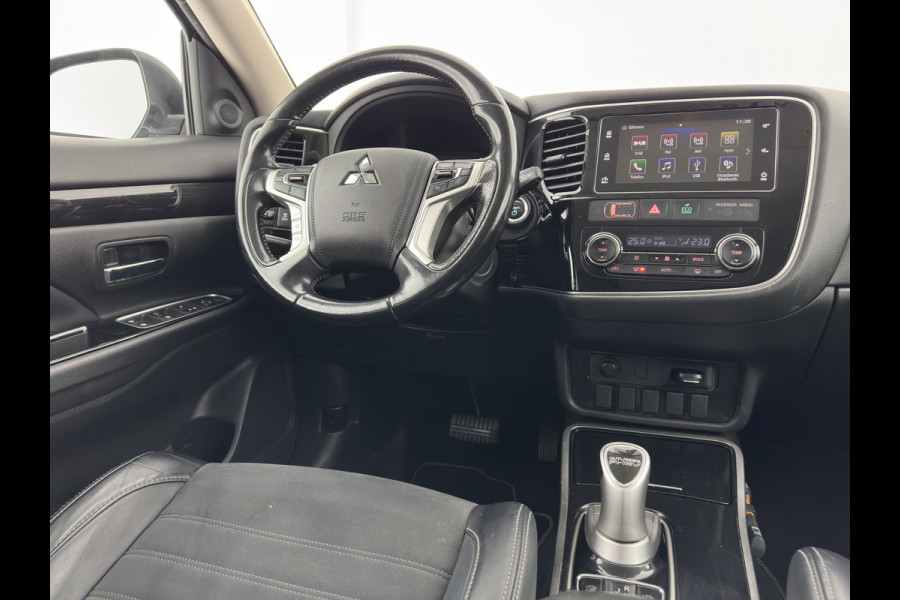 Mitsubishi Outlander 2.0 PHEV (Plug-In) Pure (INCL-BTW) Aut. *LEATHER-MICROFIBRE | COMFORTSEATS | CARPLAY | CAMERA | DAB+ | KEYLESS | PRIVACY-GLASS | SHIFT-PADDLES | TOWBAR | 16''ALU*